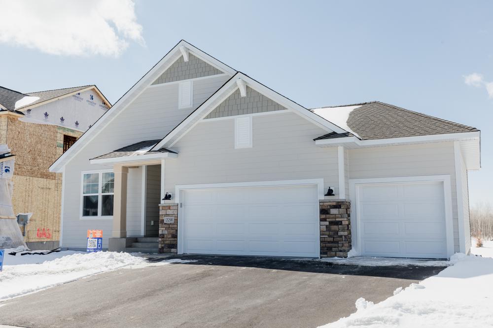3,304sf New Home in Maple Grove, MN